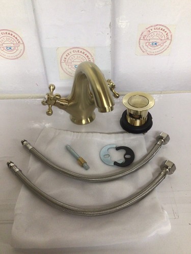 Victoria golden bathroom - victoria,